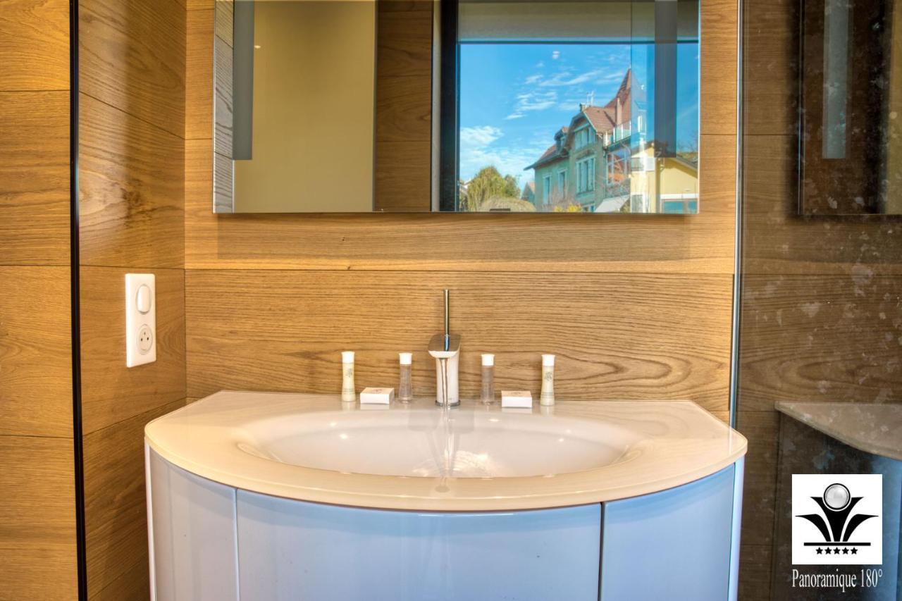 Panoramique 180 lac et montagne et Nid Secret spa romantique Annecy Extérieur photo